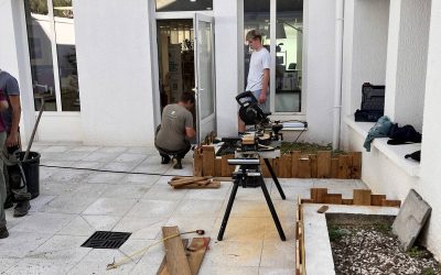 🌿🪵 CHANTIER ÉCOLE : NOS FUTURS JARDINIERS PAYSAGISTES À L’ŒUVRE !